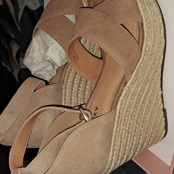 Lisa Vicky GEMI-V "Cognac Kid" Suede Wedges - Picture 3 of 5